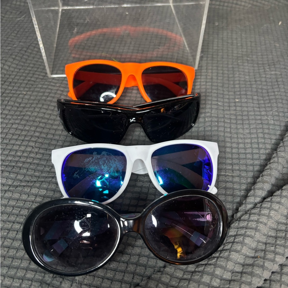 Lot of 4 Pairs of Women's Sunglasses - Brand includes Uniqlo/ US Air Nat Guard